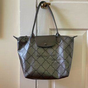 Le Pliage Metallic Equestrian Silver Tote in Signature Print